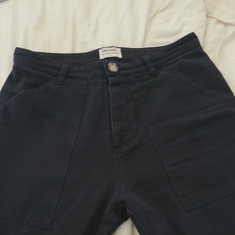 Free Label Pants